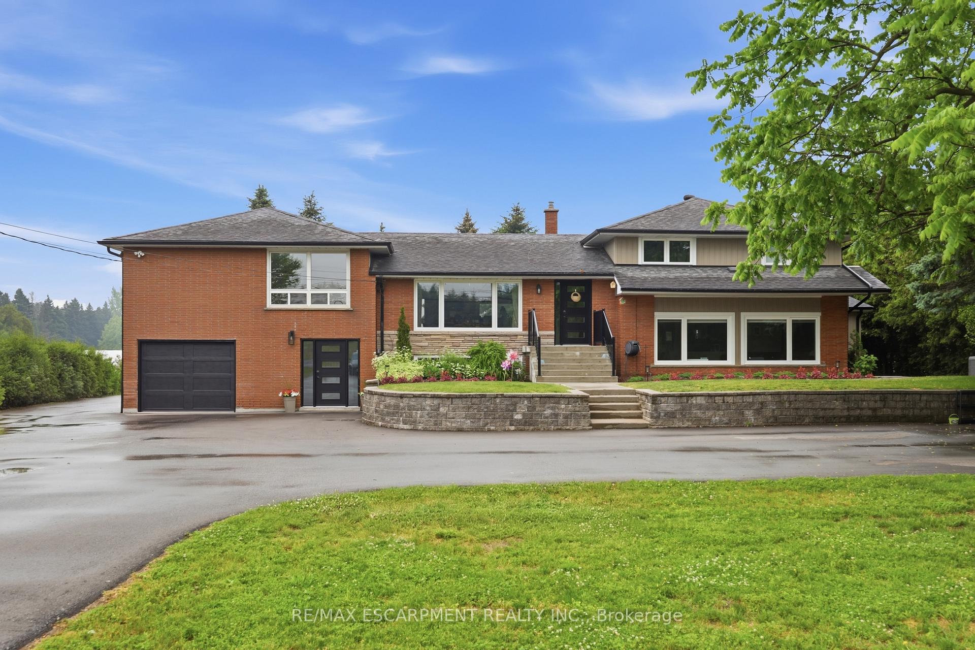 891 Centre Road, Hamilton, ON L8N 2Z7