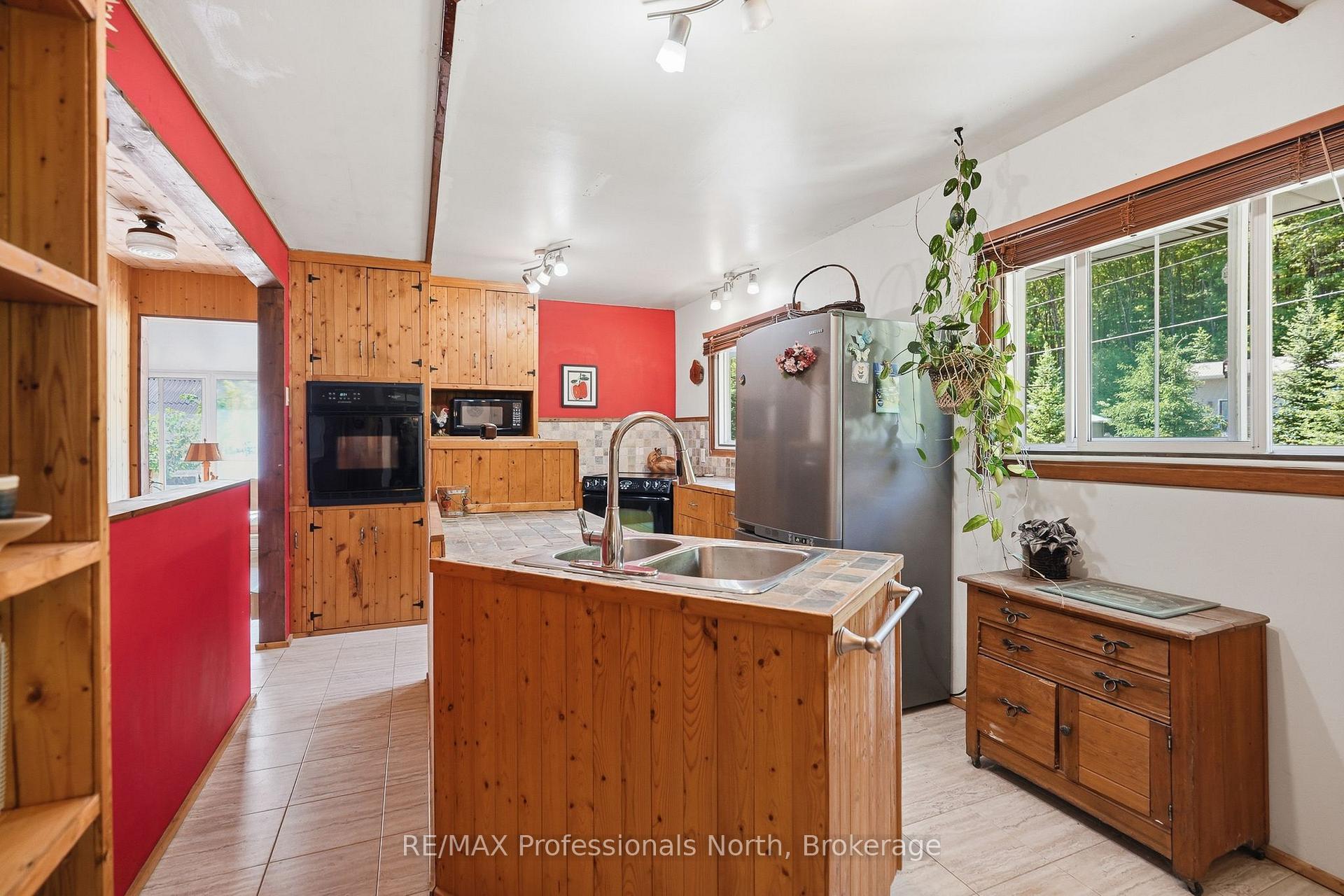 329 Waseosa Lake Road N, Huntsville — photo 5 of 5