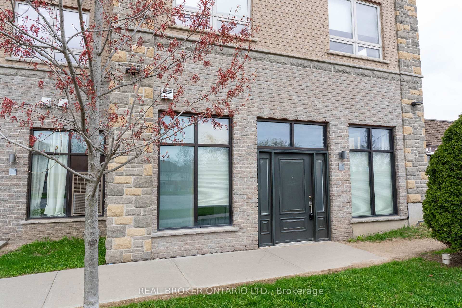 904 Paisley Road 102, Guelph, ON N1K 0C6