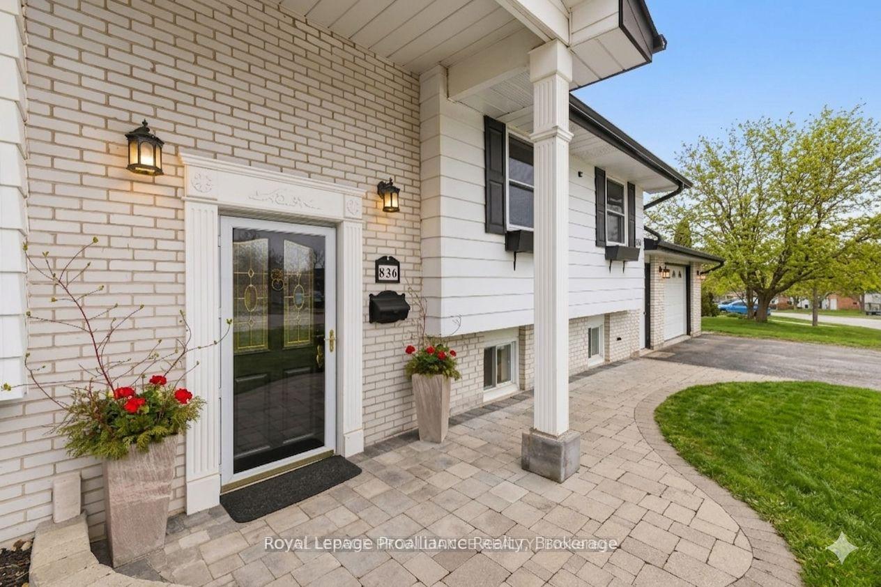 836 Stewart Drive, Peterborough — photo 3 of 5