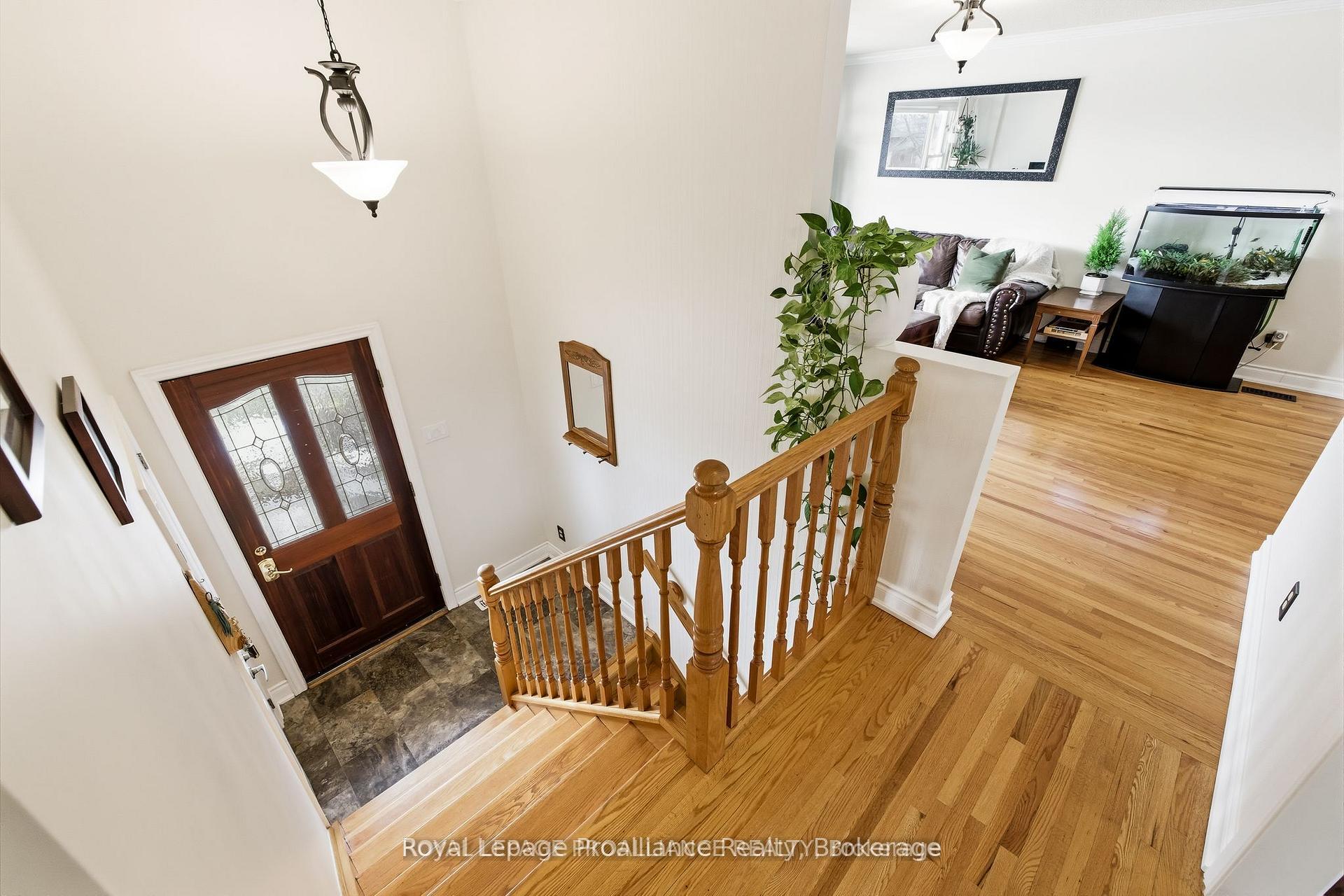 836 Stewart Drive, Peterborough — photo 4 of 5