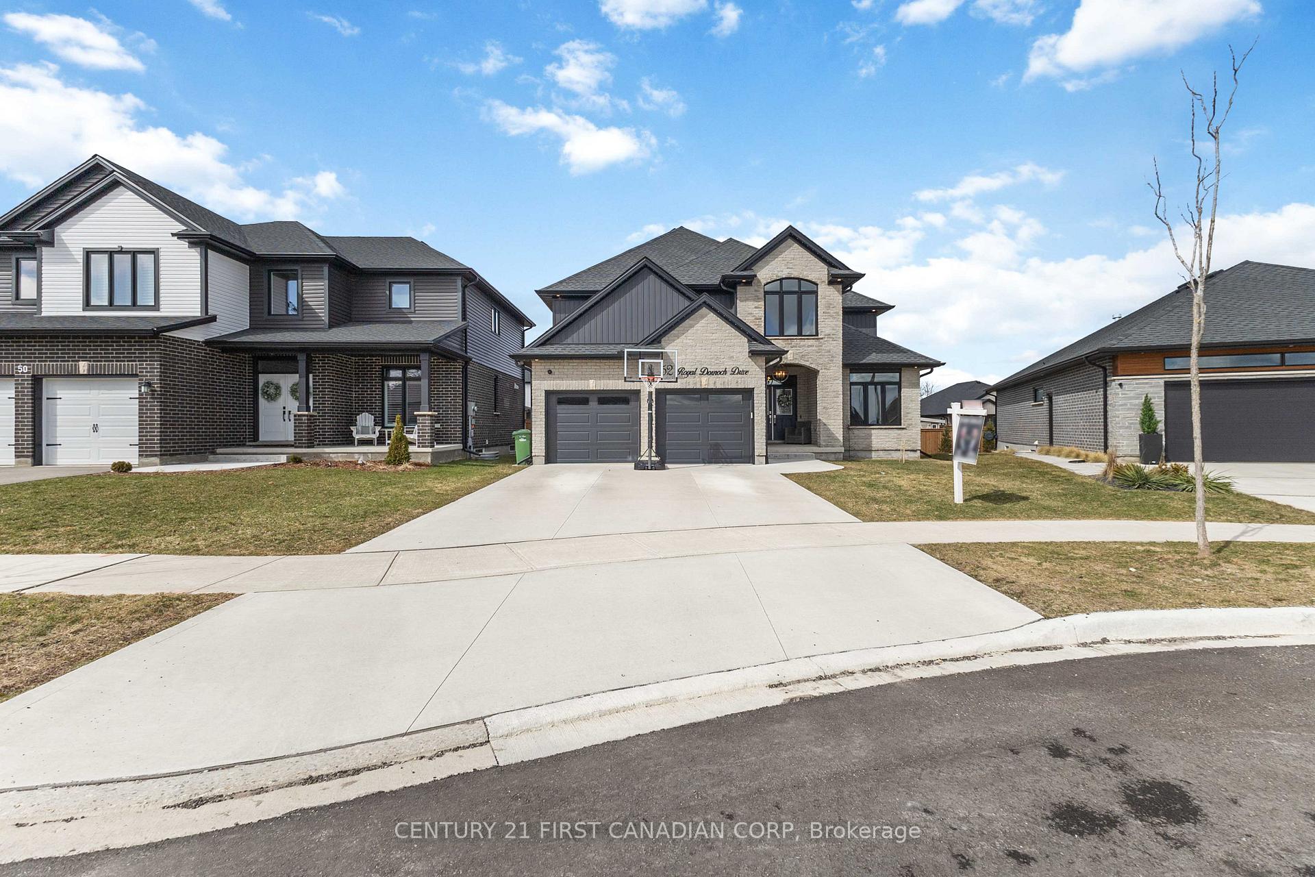 52 Royal Dornoch Drive, St. Thomas — photo 2 of 5