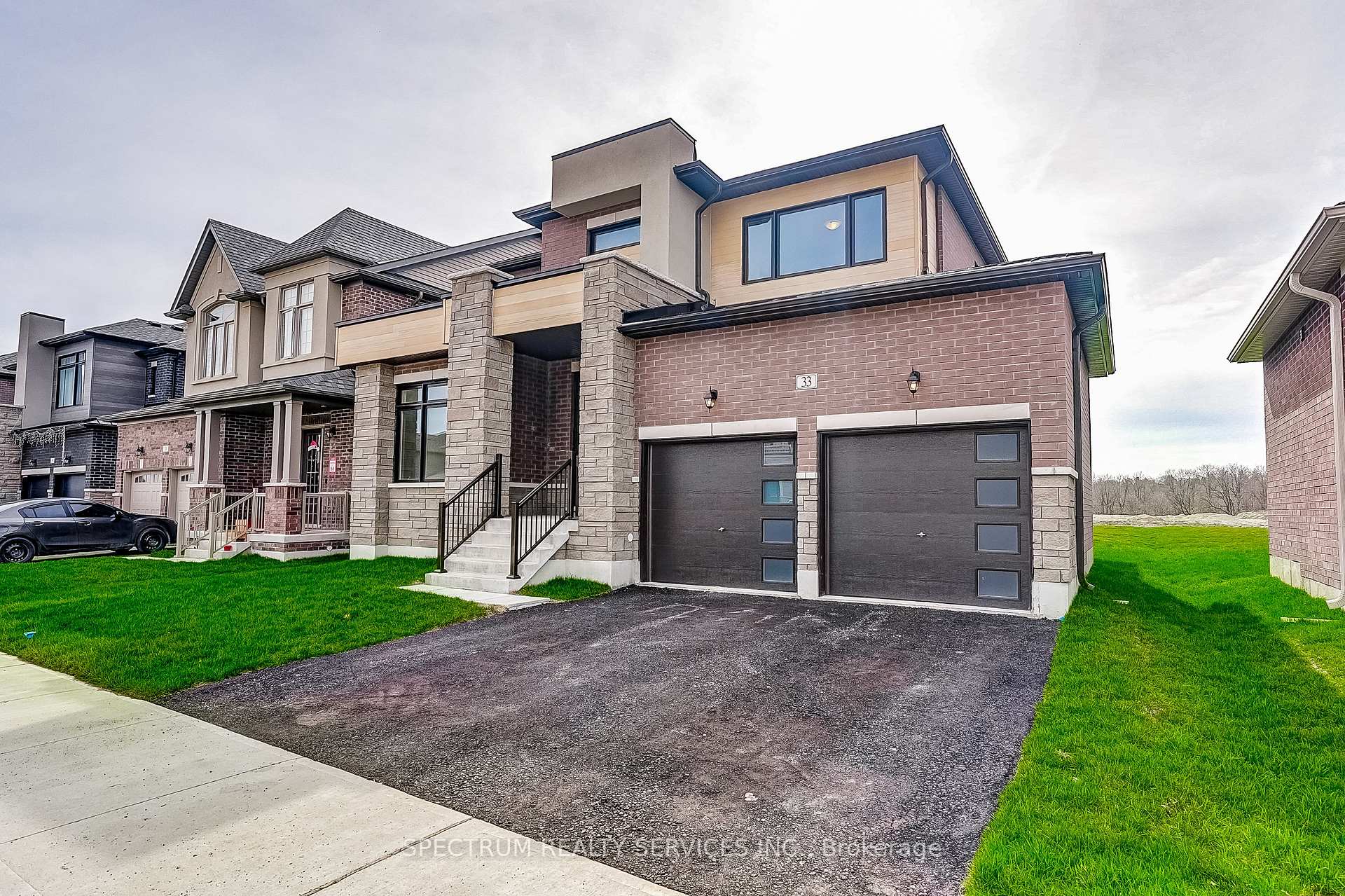 33 Dore Drive, Brantford — photo 2 of 5