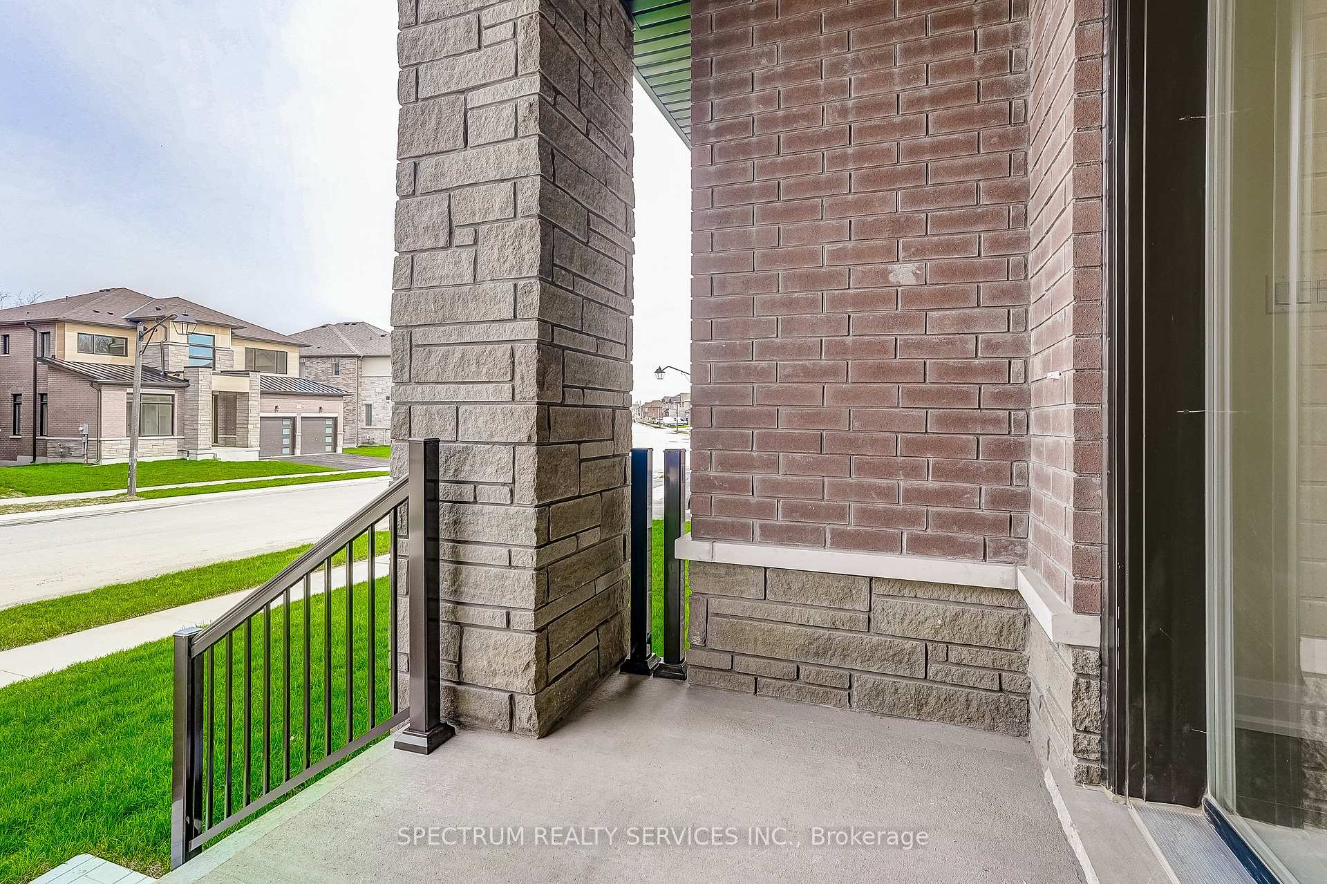 33 Dore Drive, Brantford — photo 5 of 5