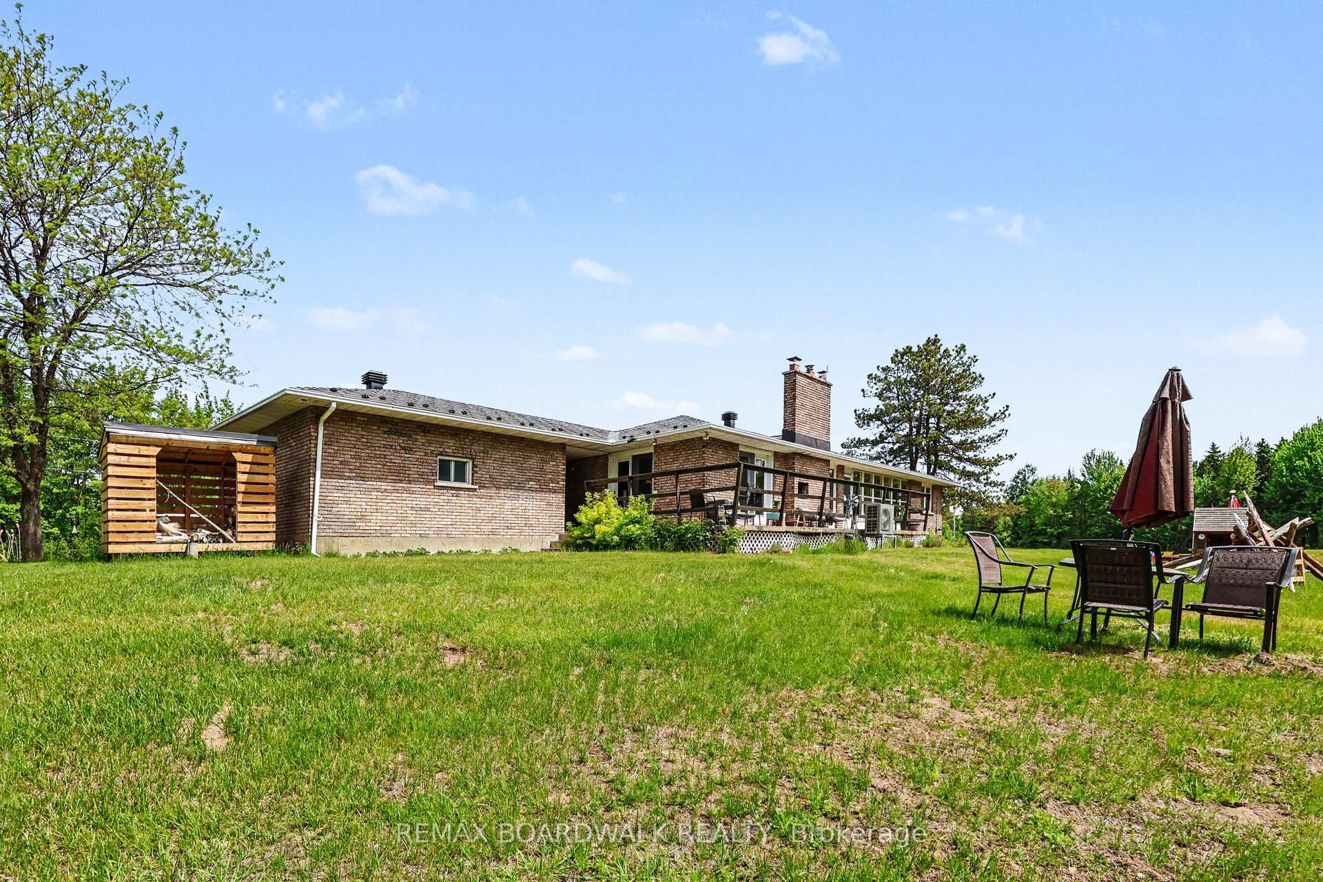 1500 Du Golf Road, Clarence-Rockland — photo 3 of 5