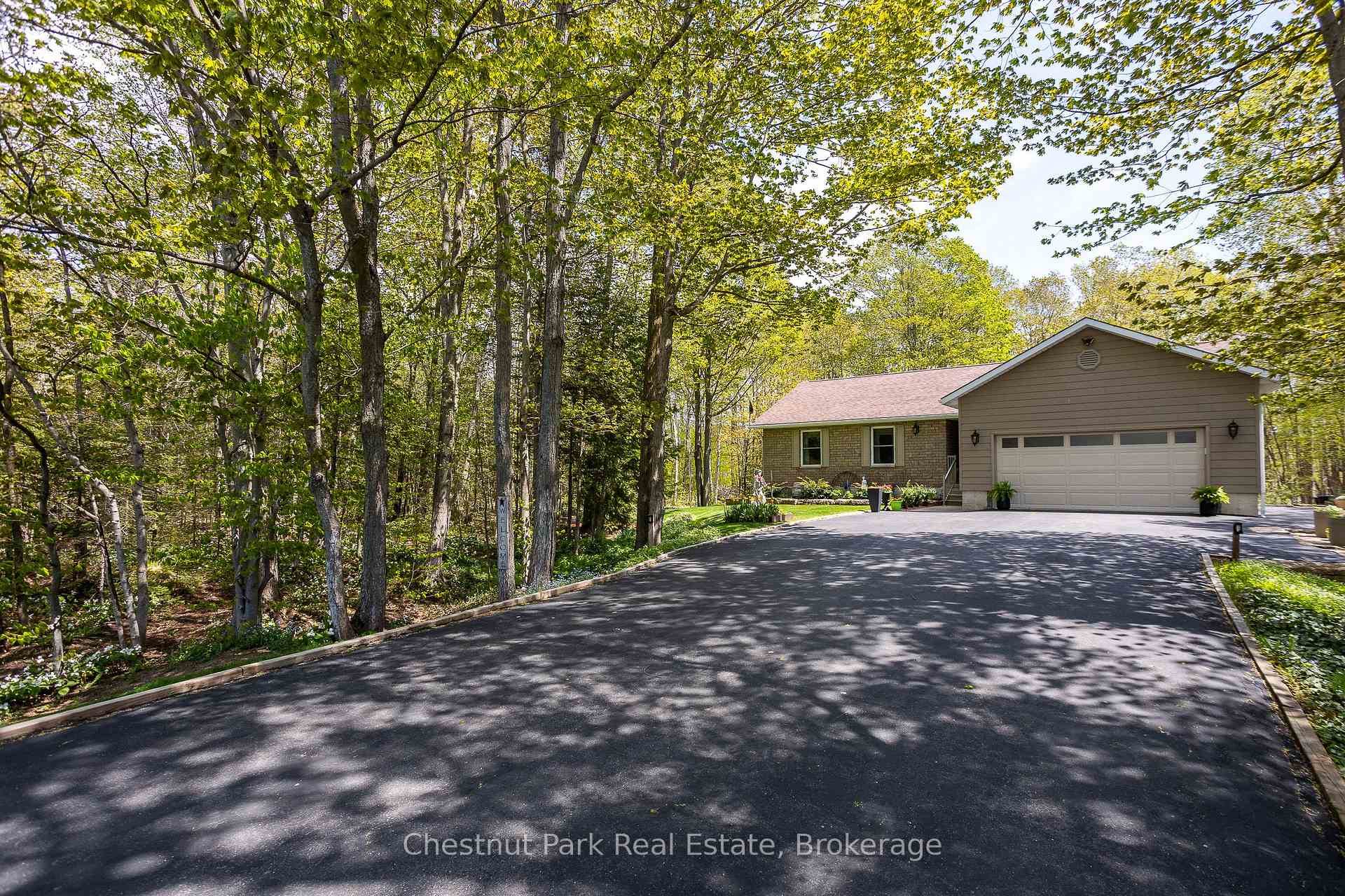 64 Maple Golf Crescent, Northern Bruce Peninsula — photo 2 of 5