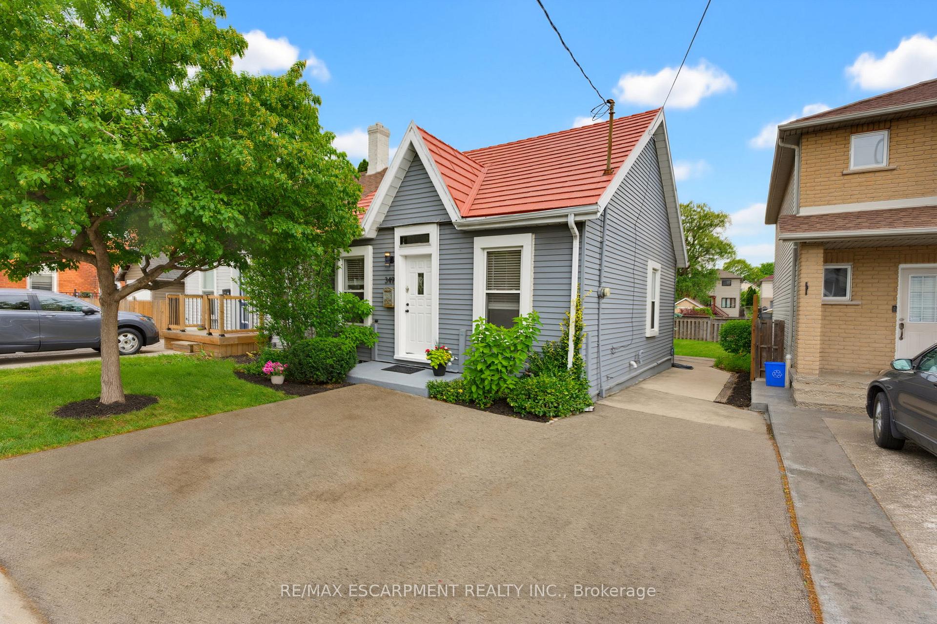 349 John Street N, Hamilton, ON L8L 4R2