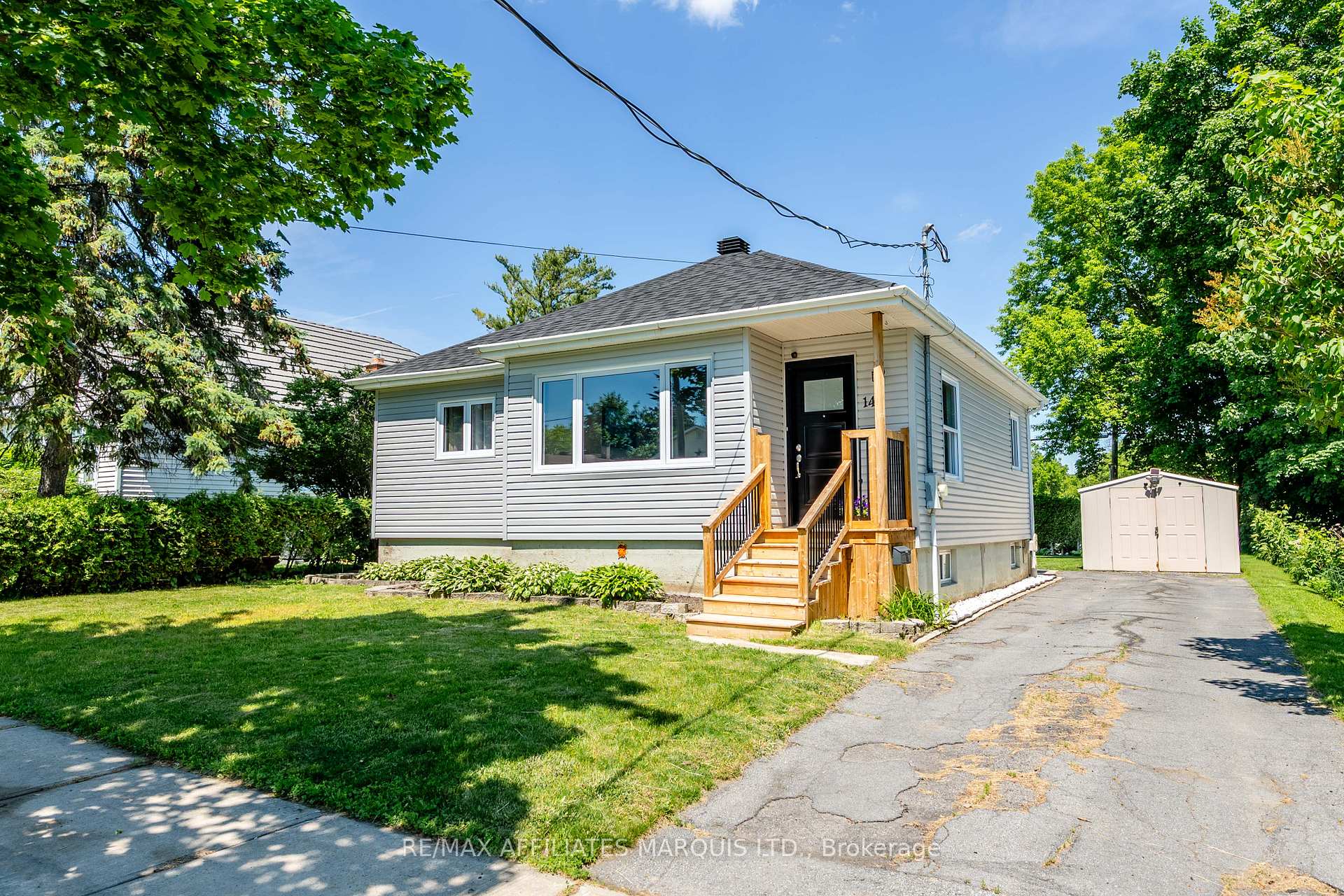 14 Dunbar Avenue, Cornwall, ON K6H 5M7