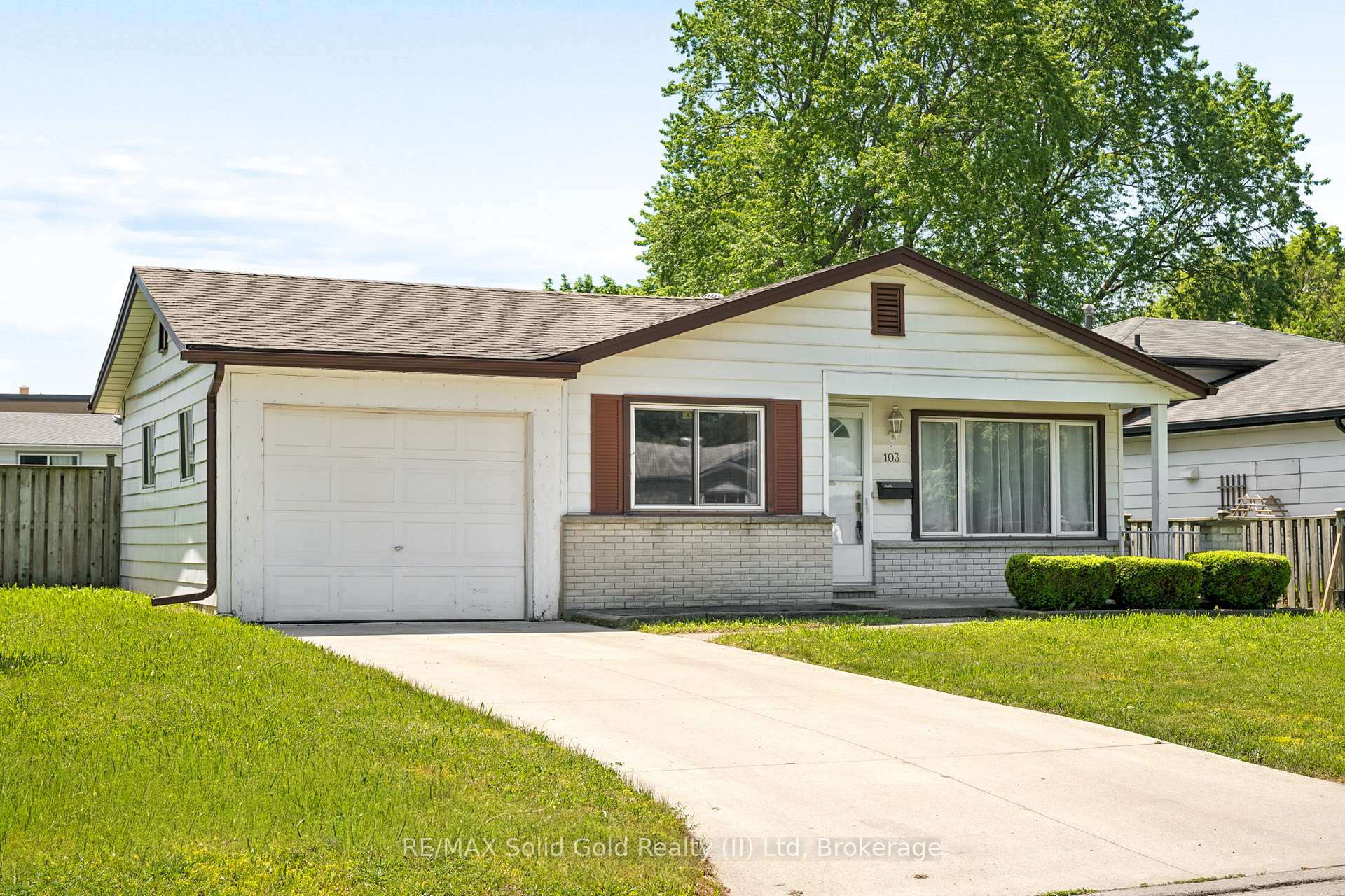 103 Belwood Crescent, Kitchener, ON N2C 1Z4