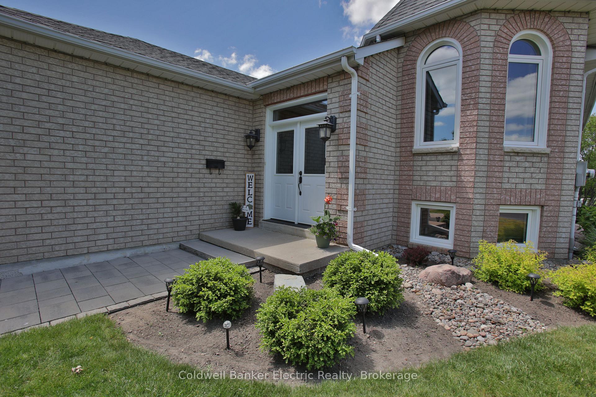 1338 Wildark Drive, Peterborough — photo 3 of 5