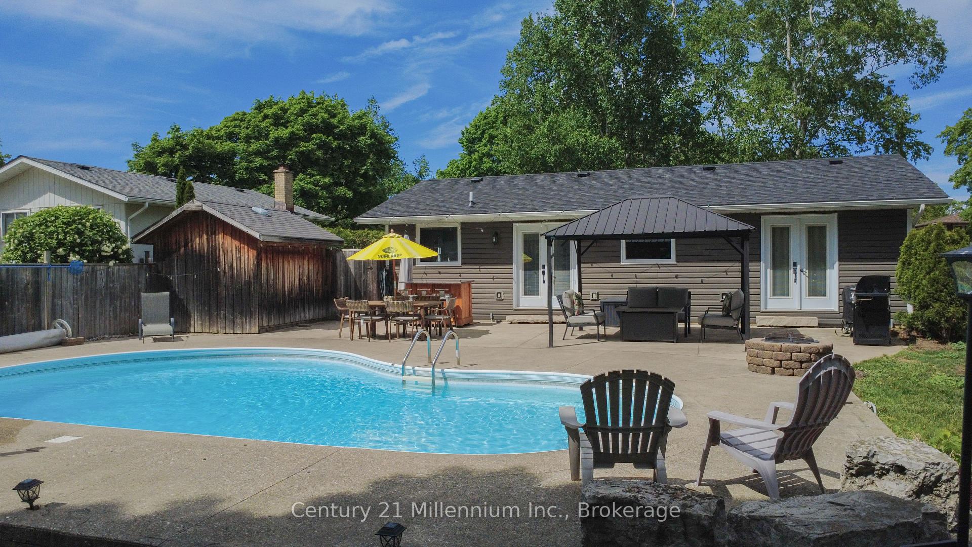 340 Falconer Street, Saugeen Shores — photo 4 of 5