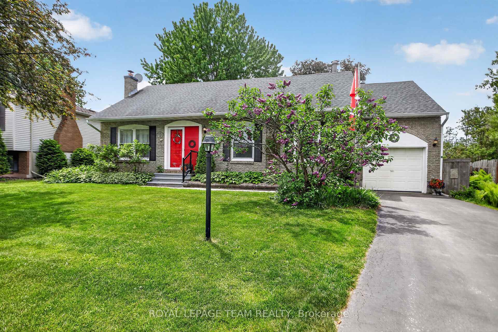 71 Dallaire Crescent, Stittsville - Munster - Richmond, ON K0A 2Z0