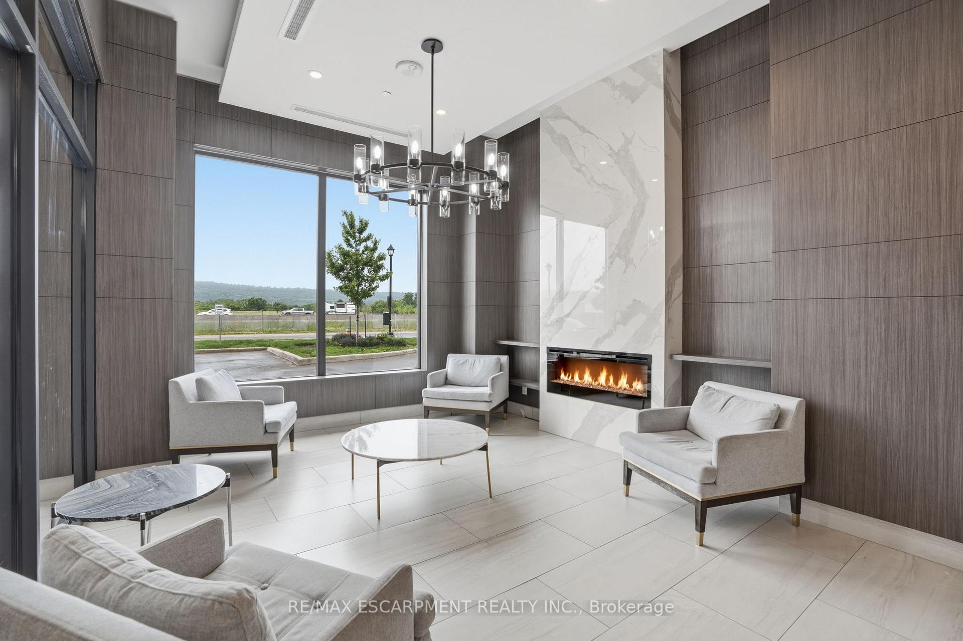 550 North Service Road 1201, Grimsby — photo 4 of 5