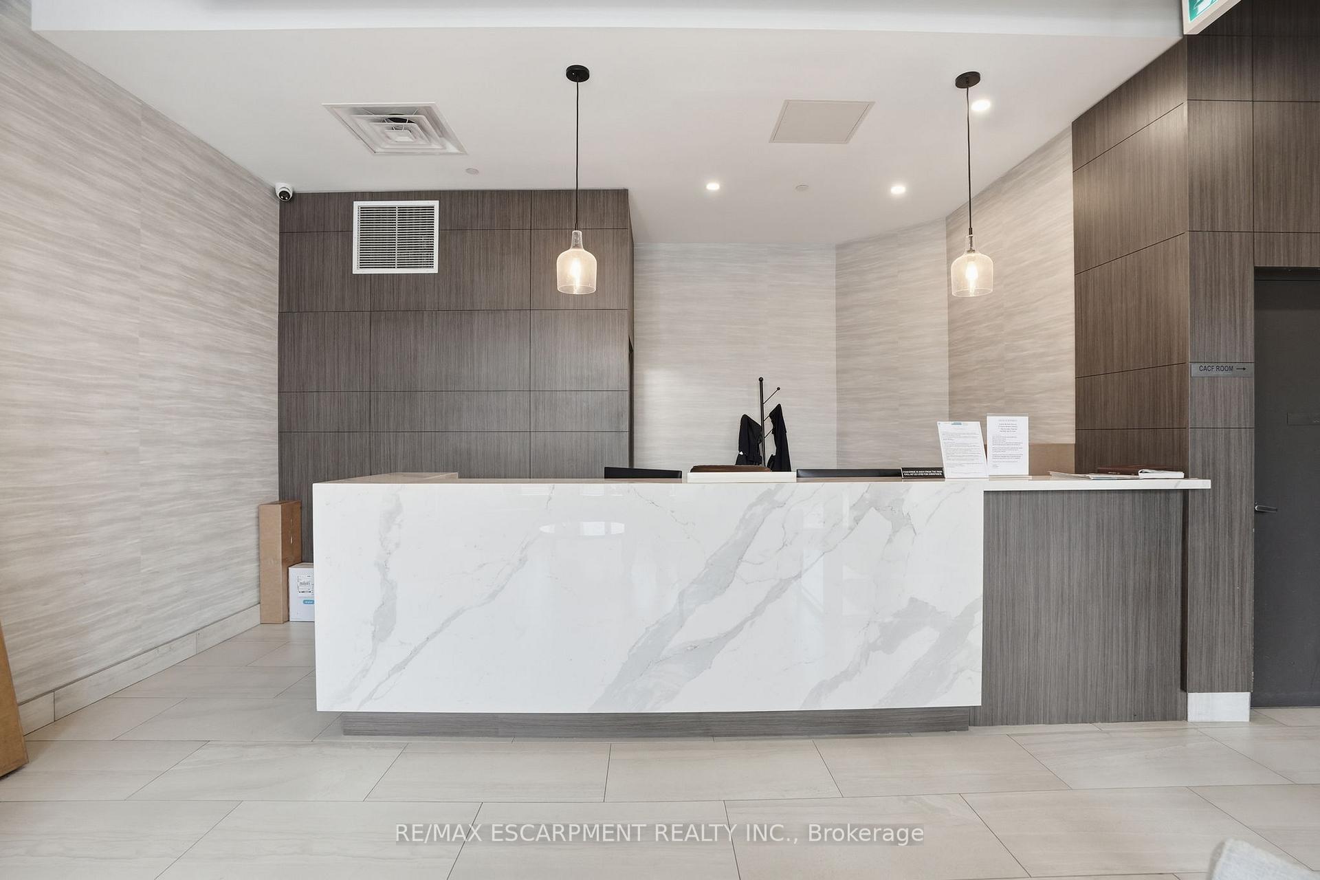 550 North Service Road 1201, Grimsby — photo 5 of 5