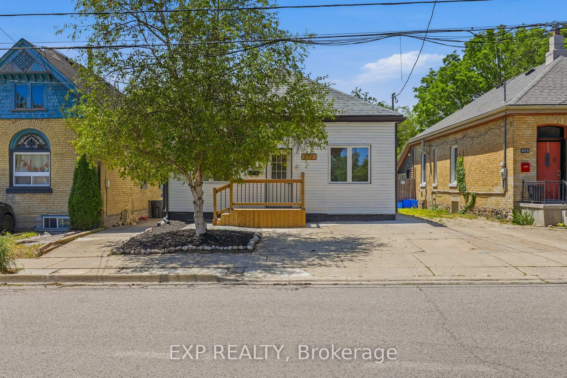 571 Elizabeth Street, London East, ON N5W 3S5