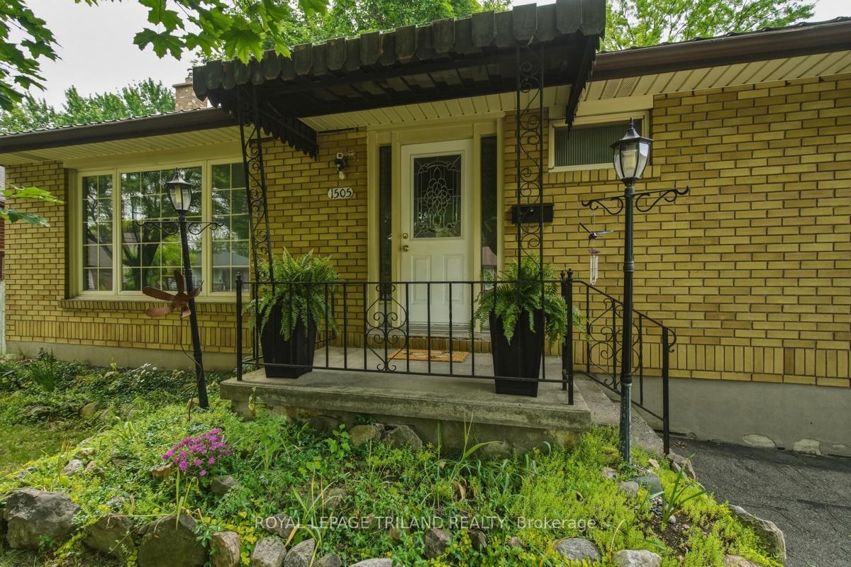 1505 McLarenwood Terrace, London East, ON N5W 1X8
