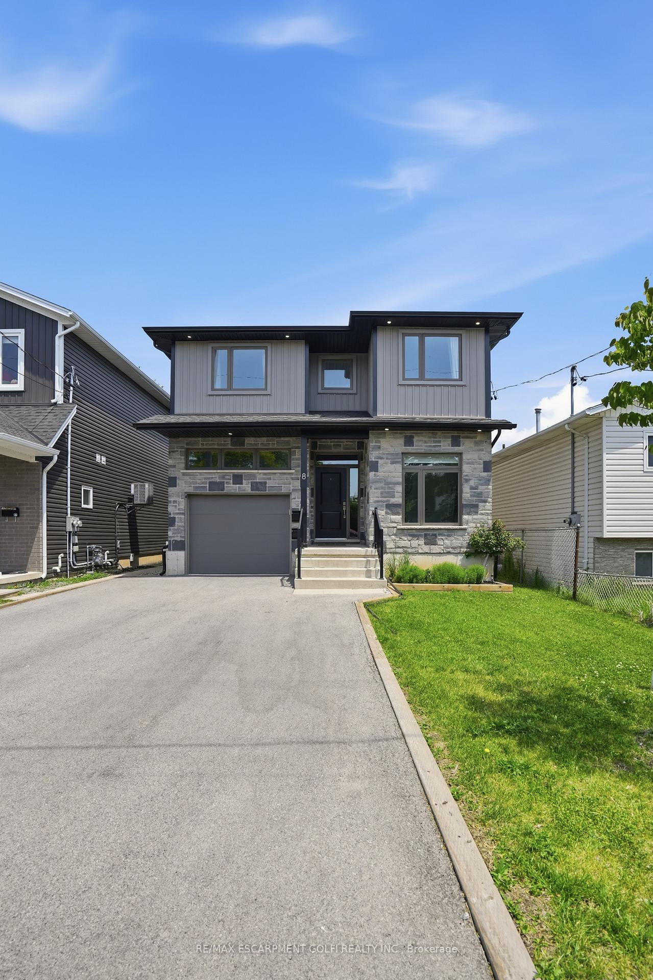 8 Nash Street, St. Catharines, ON L2S 1B5