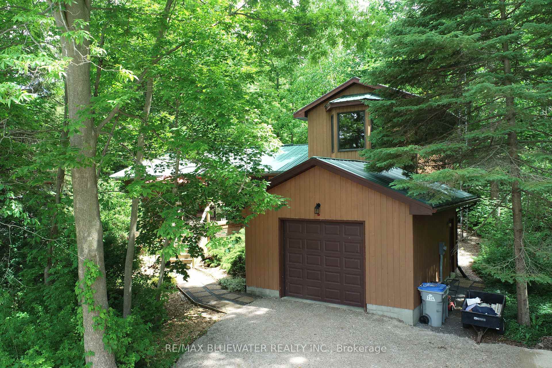 5449 Lake Valley Grove Road, Lambton Shores, ON N0N 1J7