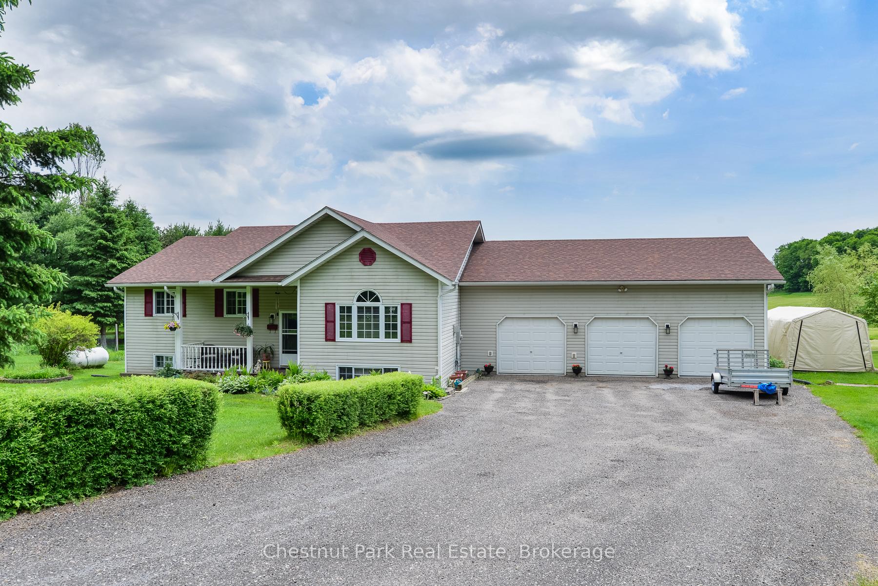 996 North Mary Lake Road, Huntsville, ON P1H 1S4 — Huntsville, Ontario