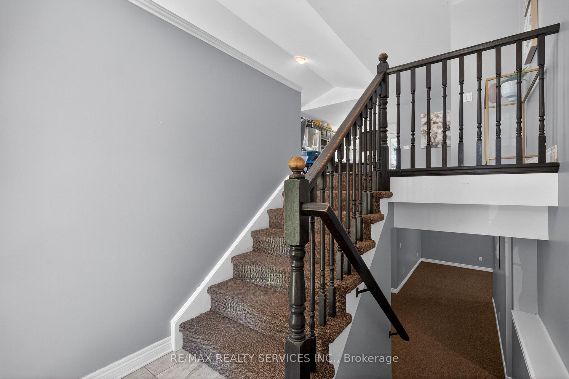 26 Trent Avenue, Welland — photo 4 of 5