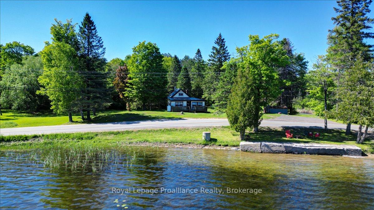 348 Steenburg Lake Road N, Limerick, ON K0L 1W0