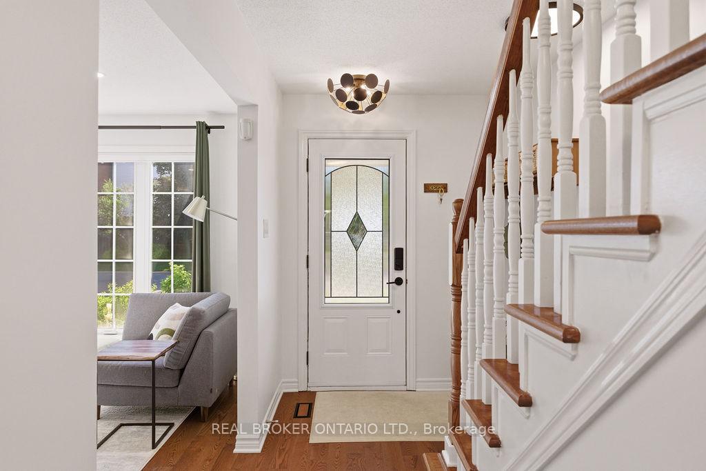 17 Notman Way, Hunt Club - South Keys and Area — photo 5 of 5