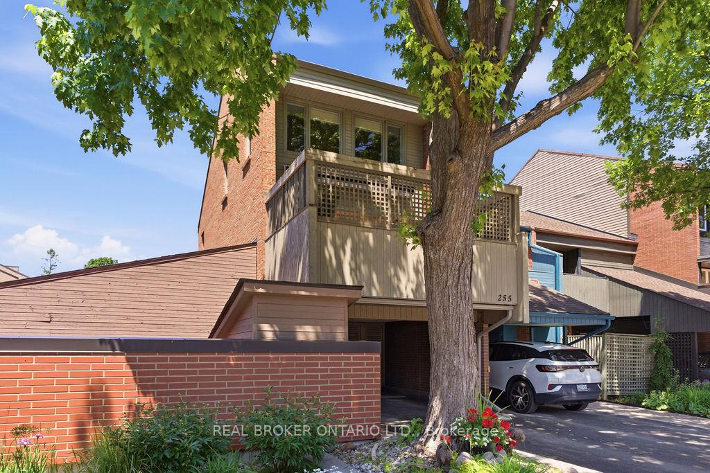 255 Bruyere Street, Lower Town - Sandy Hill — photo 2 of 5