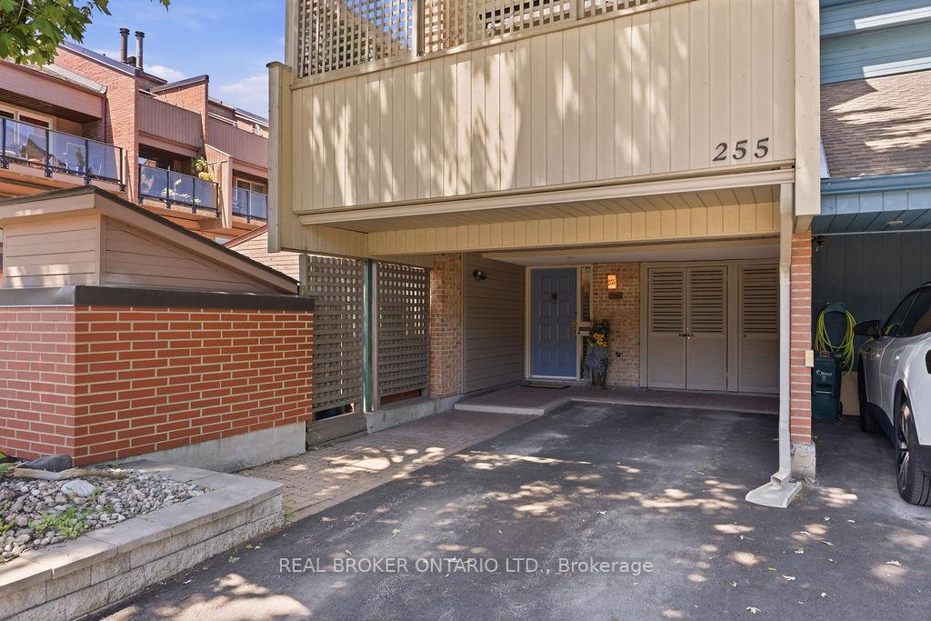 255 Bruyere Street, Lower Town - Sandy Hill — photo 5 of 5