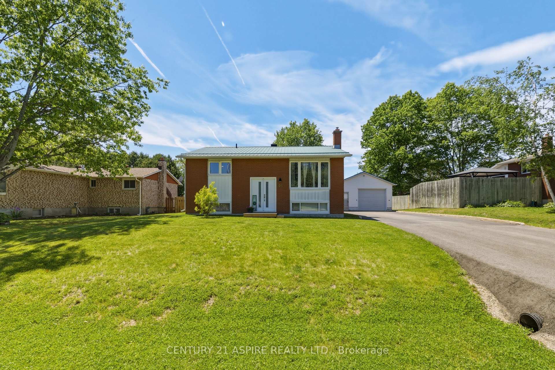 46 Cook Street, Laurentian Hills, ON K0J 1J0