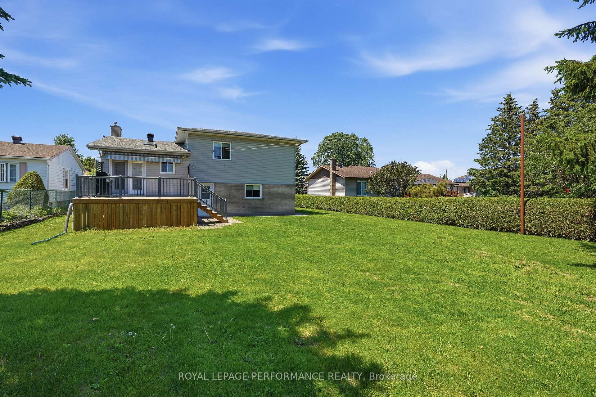 501 Champlain Street, Hawkesbury — photo 3 of 5