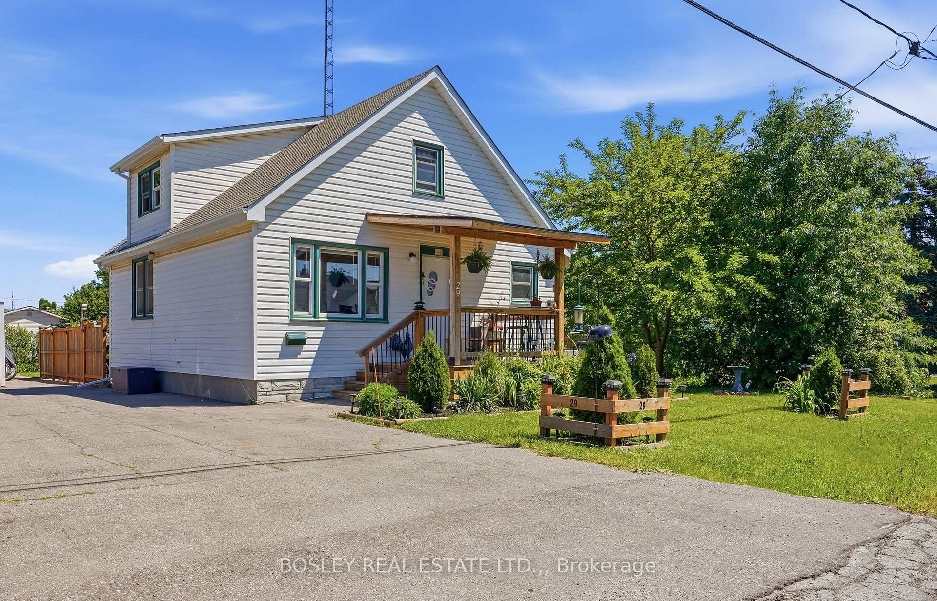 29 Bloomfield Avenue, St. Catharines, ON L2P 1X2