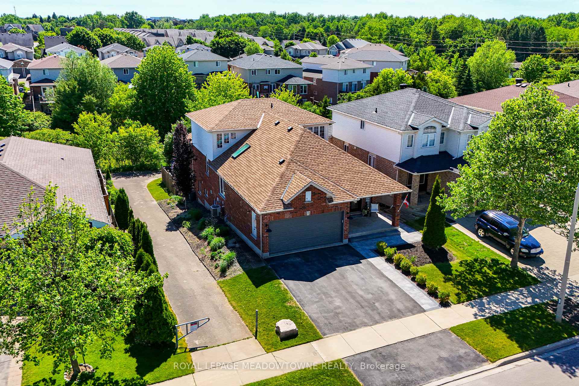 15 Zecca Drive, Guelph, ON N1L 1T1
