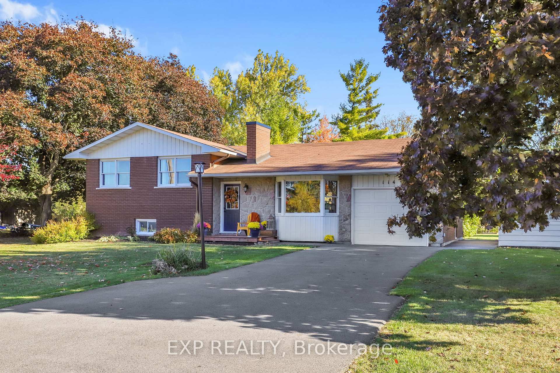 114 Kedey Street, Carp - Dunrobin - Huntley - Fitzroy and Area, ON K0A 1X0