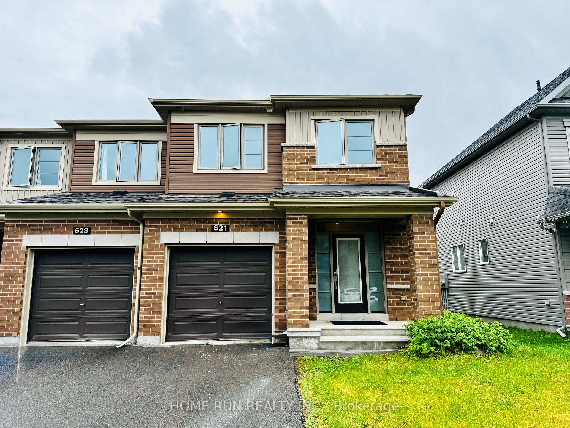 621 Lauraleaf Crescent, Barrhaven, ON K2J 6G9