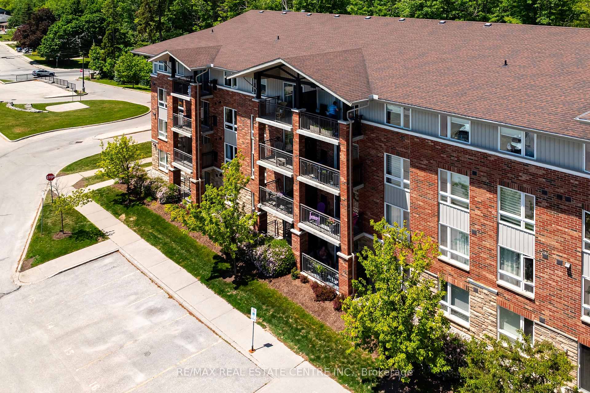 625 St David Street S 213, Centre Wellington, ON N1M 0A8 — Centre Wellington, Ontario