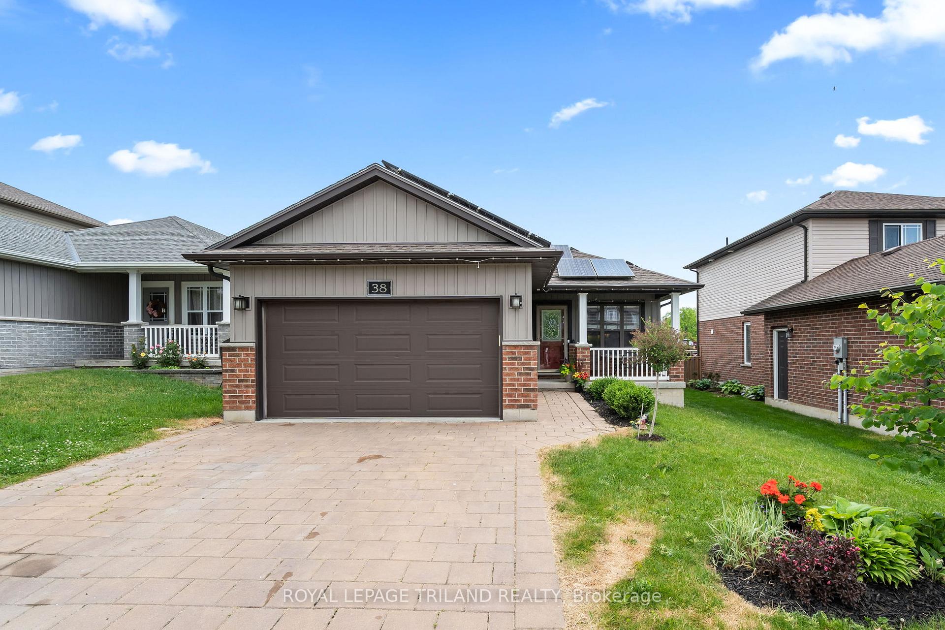 38 LEESBORO Trail, Thames Centre, ON N0M 2P0