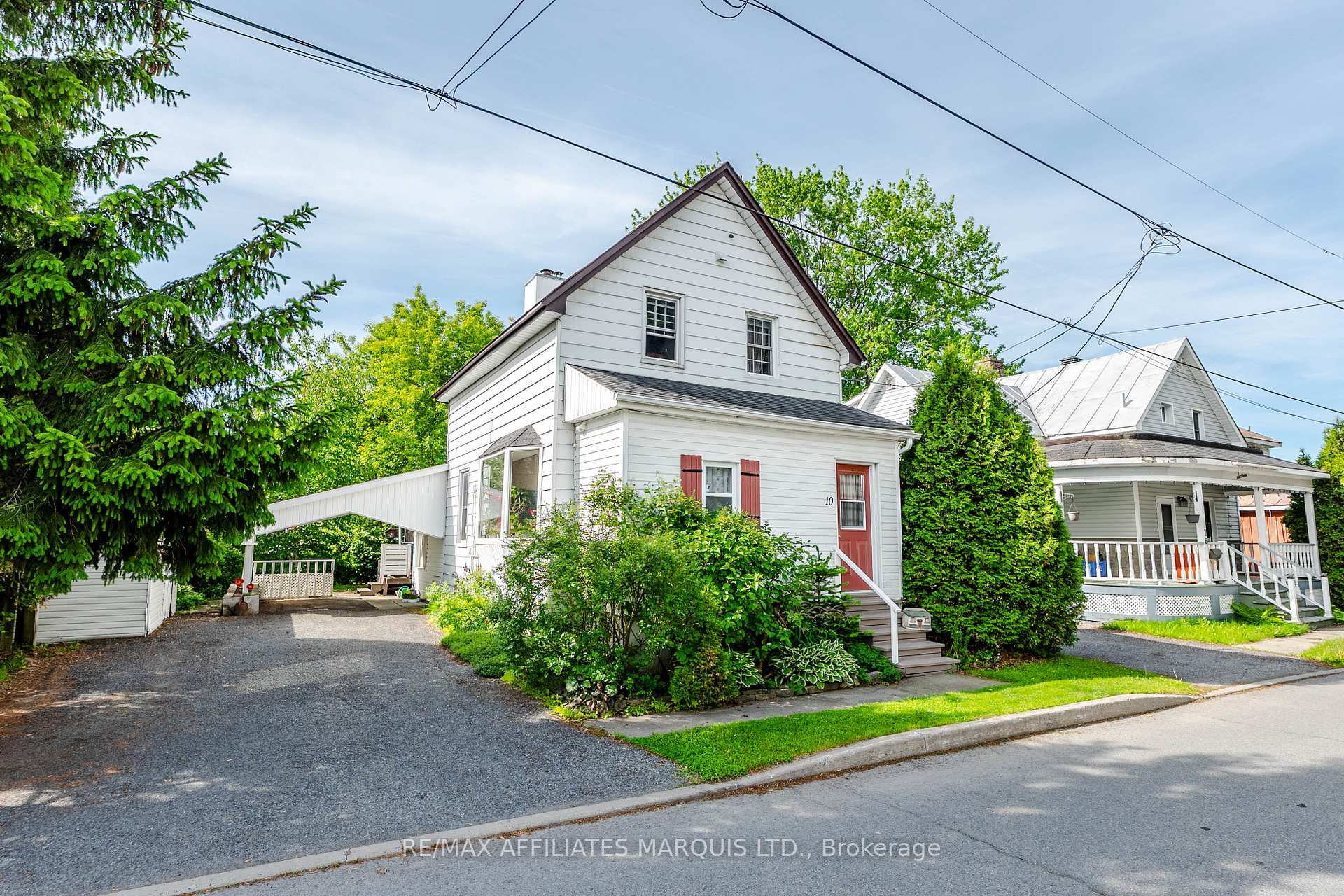10 Smith Avenue, Cornwall, ON K6J 1E9