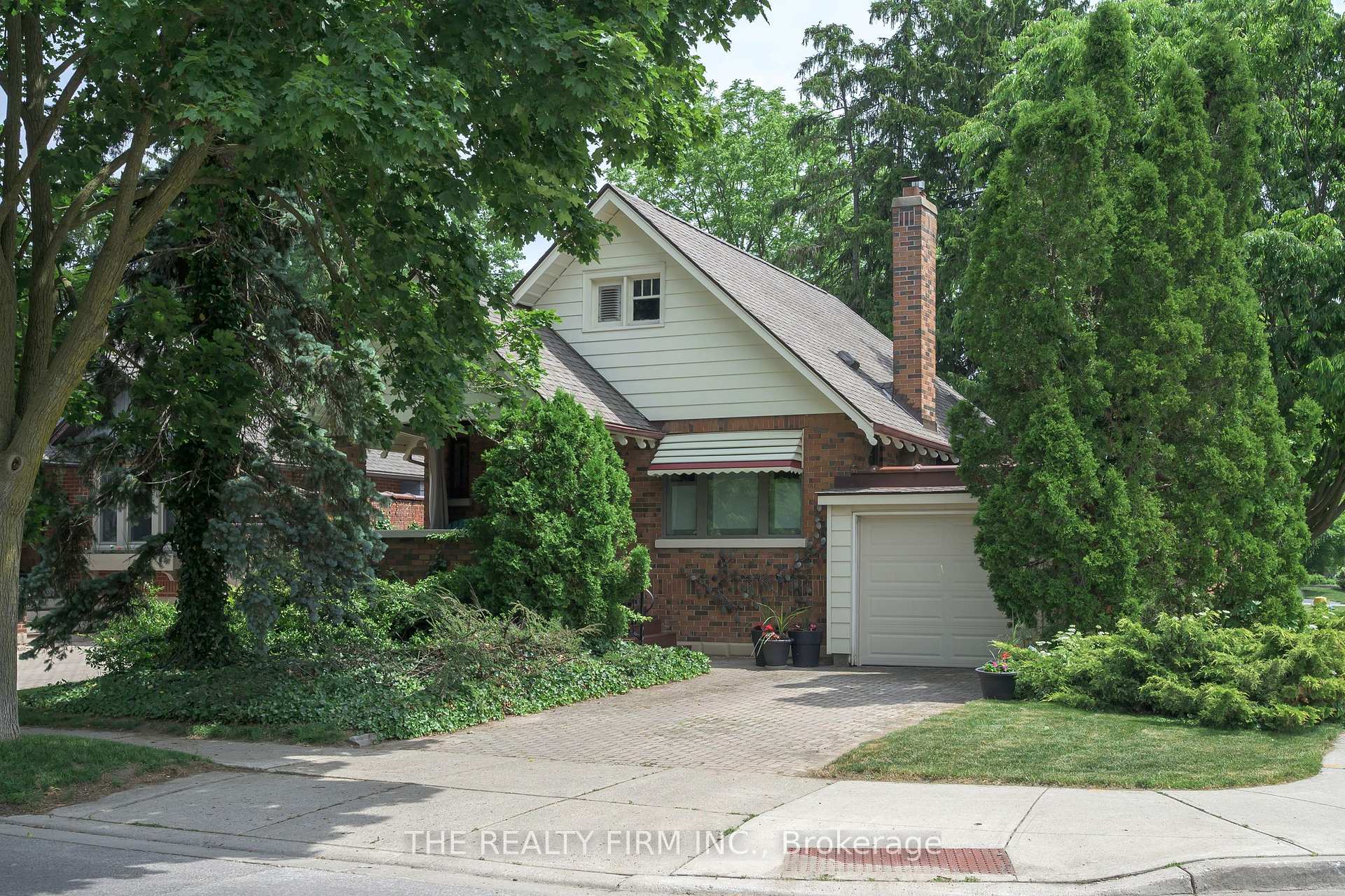 252 Edward Street, London South, ON N6C 3J6