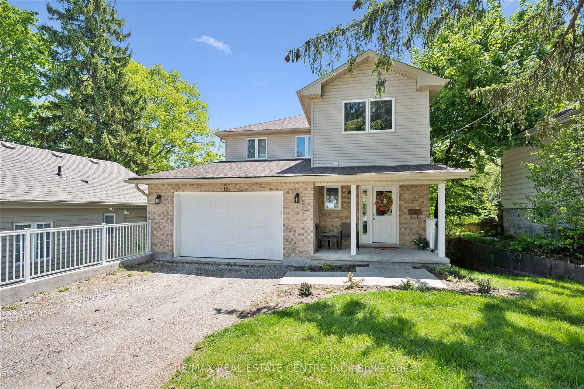 16 Edward Street, Cambridge, ON N3C 1J7
