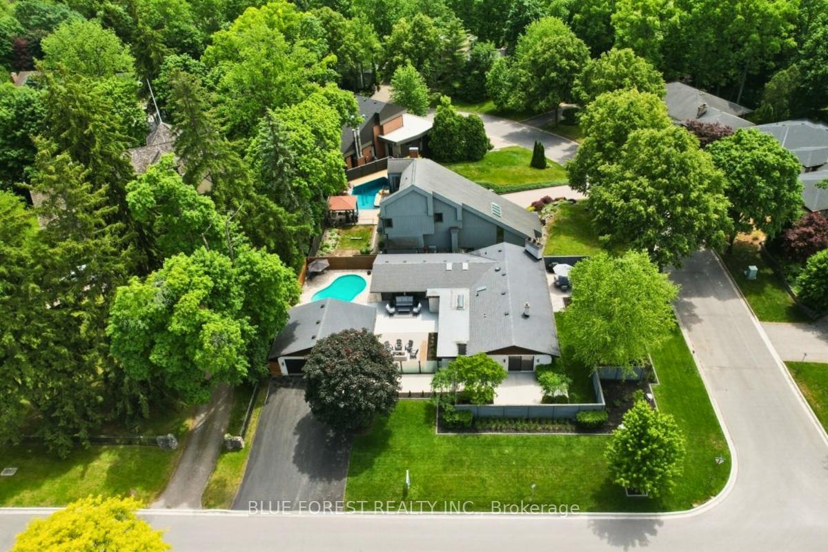 2 Hampton Crescent, London North, ON N6H 2N8