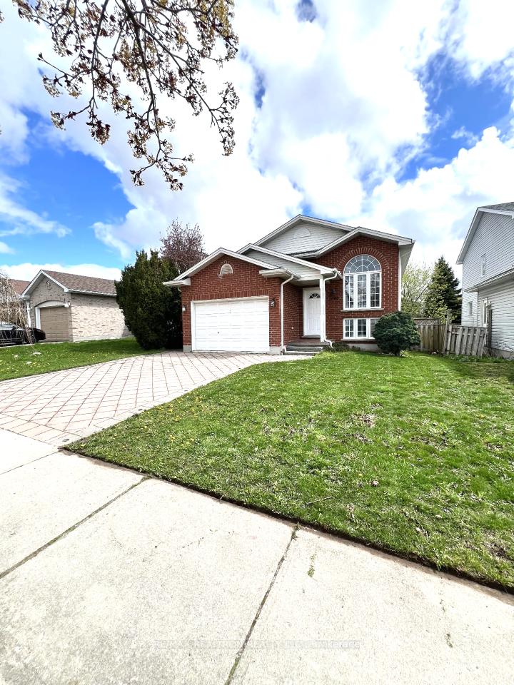 1098 Farnsborough Crescent, London East, ON N5V 4Y9