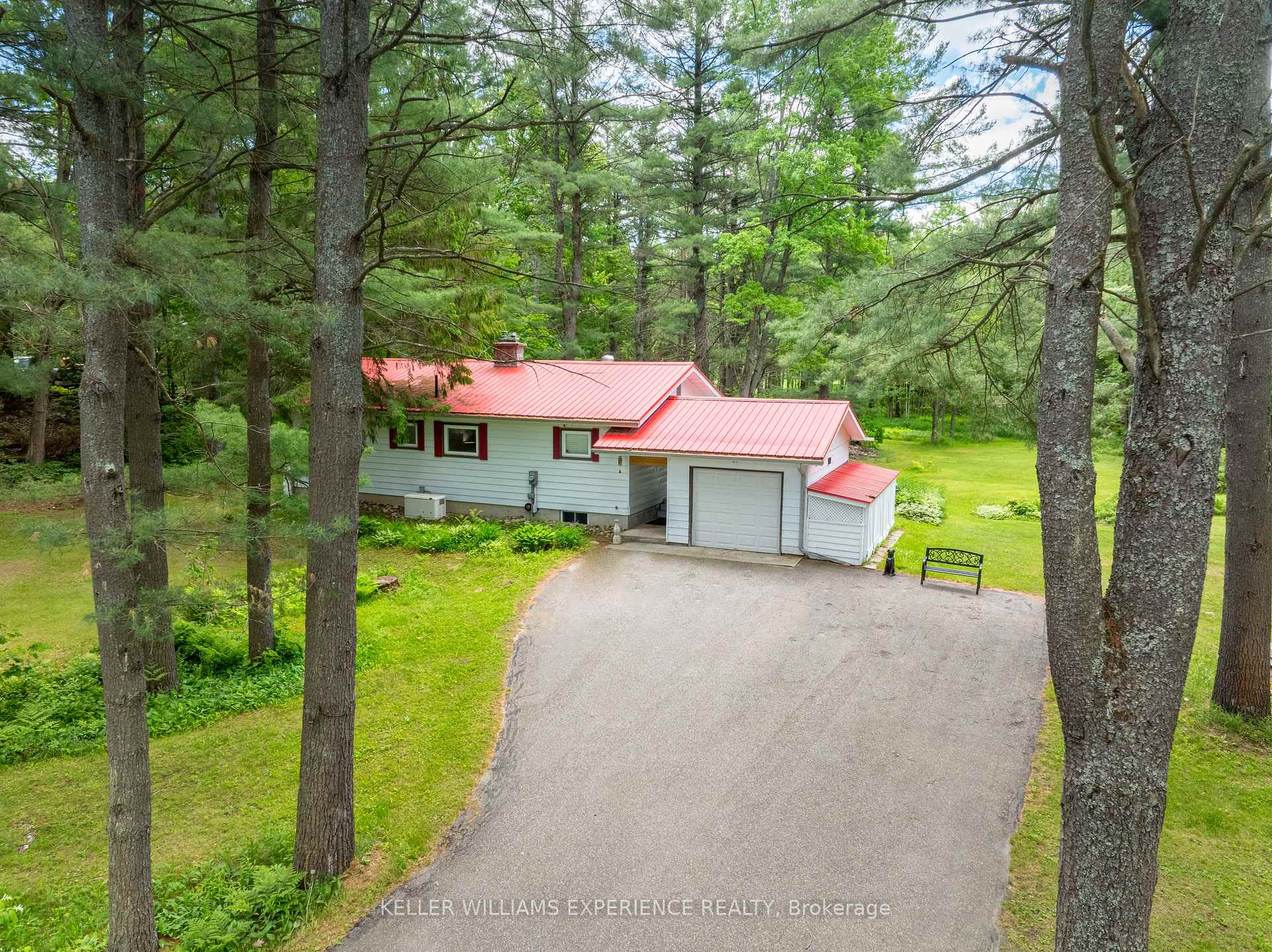 1060 Kahshe Lake Road S, Gravenhurst, ON P0E 1G0