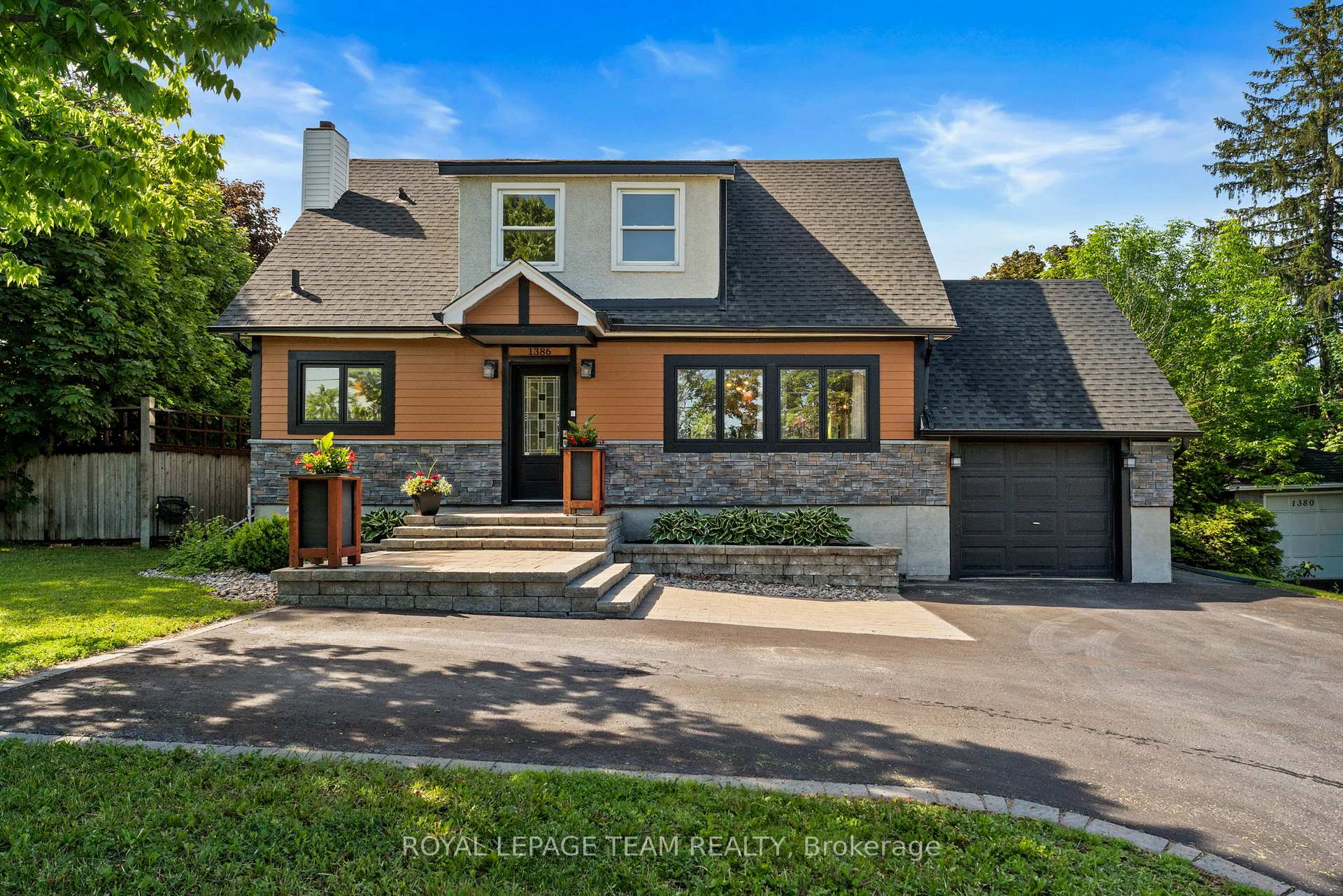 1386 Randall Avenue, Alta Vista and Area, ON K1H 7R3