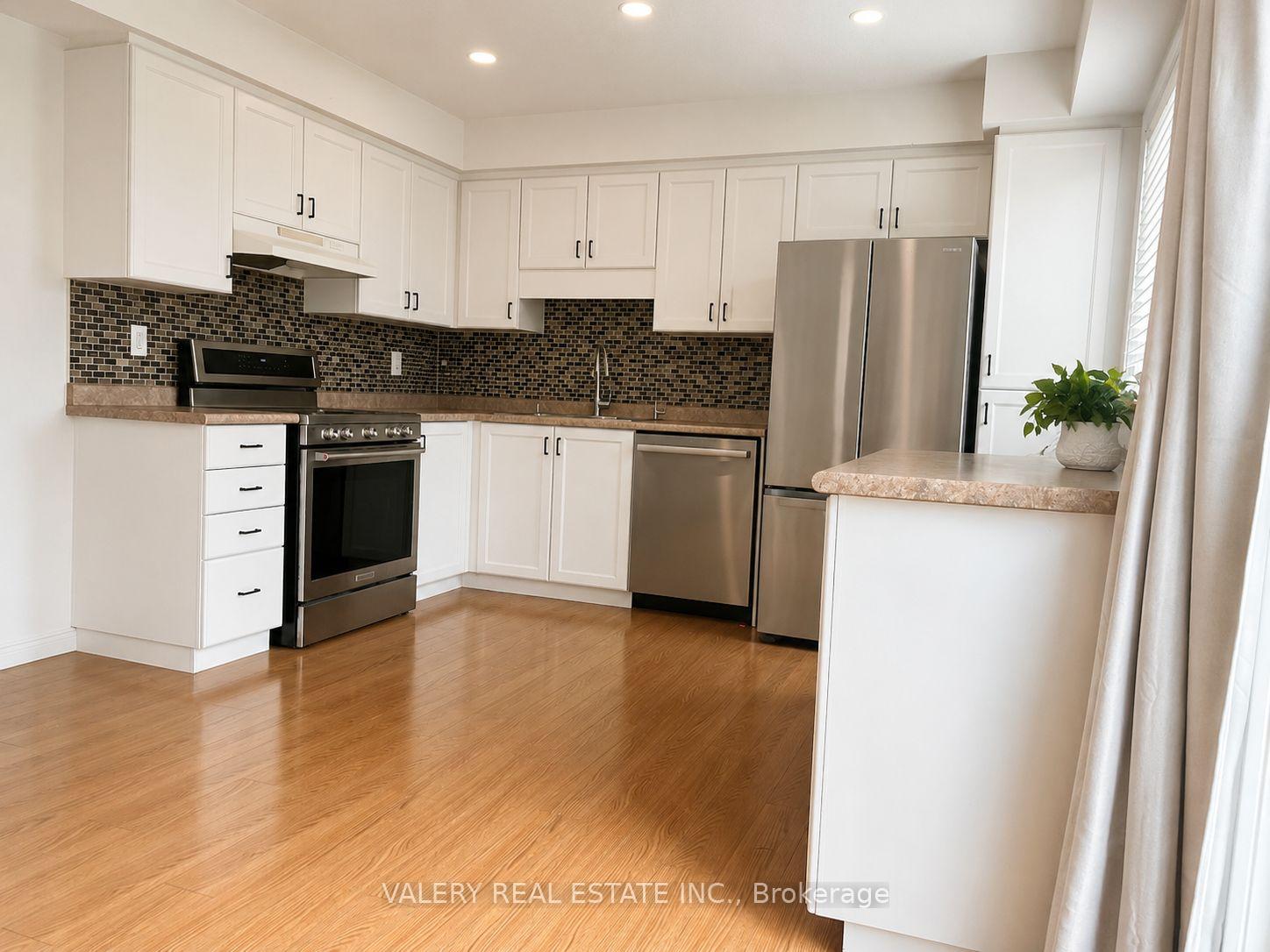 21 Sorrento St Street 1, Kitchener, ON N2R 0A4