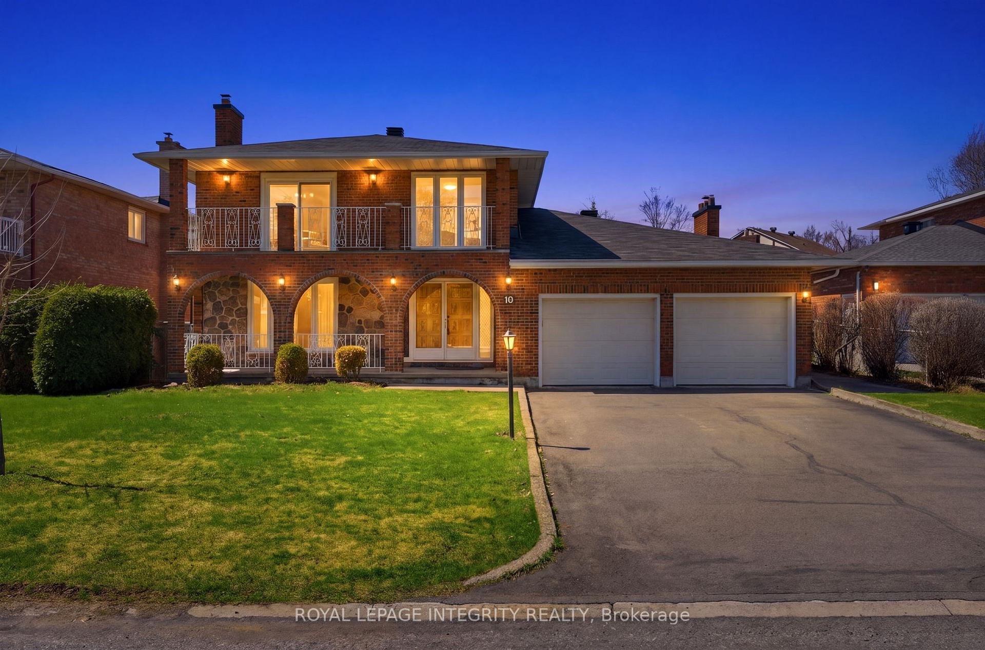 10 Parmalea Crescent, Country Place - Pineglen - Crestview and Area, ON K2E 7J3