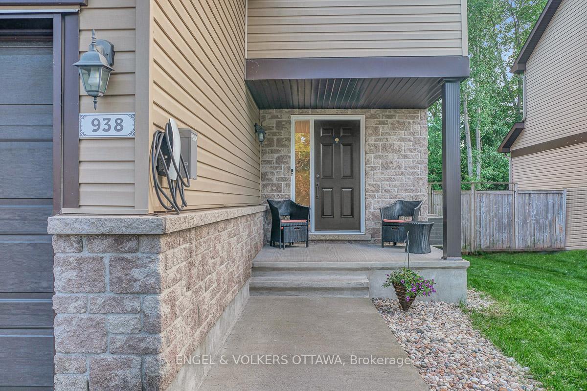 938 Payer Street, Clarence-Rockland — photo 2 of 5