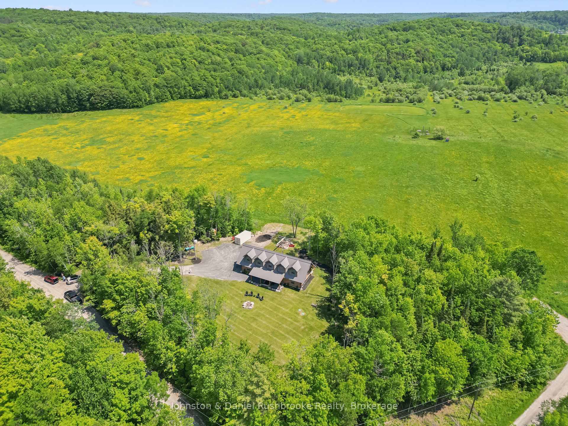 1105 ECHO BEACH Road, Muskoka Lakes, ON P0B 1M0