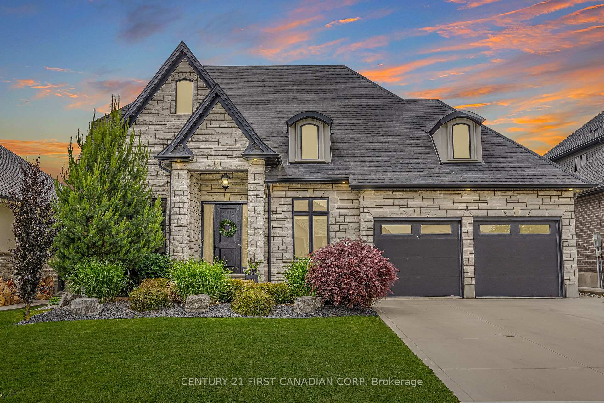 8 Oscar Davis Court, Strathroy-Caradoc, ON N7G 0G3