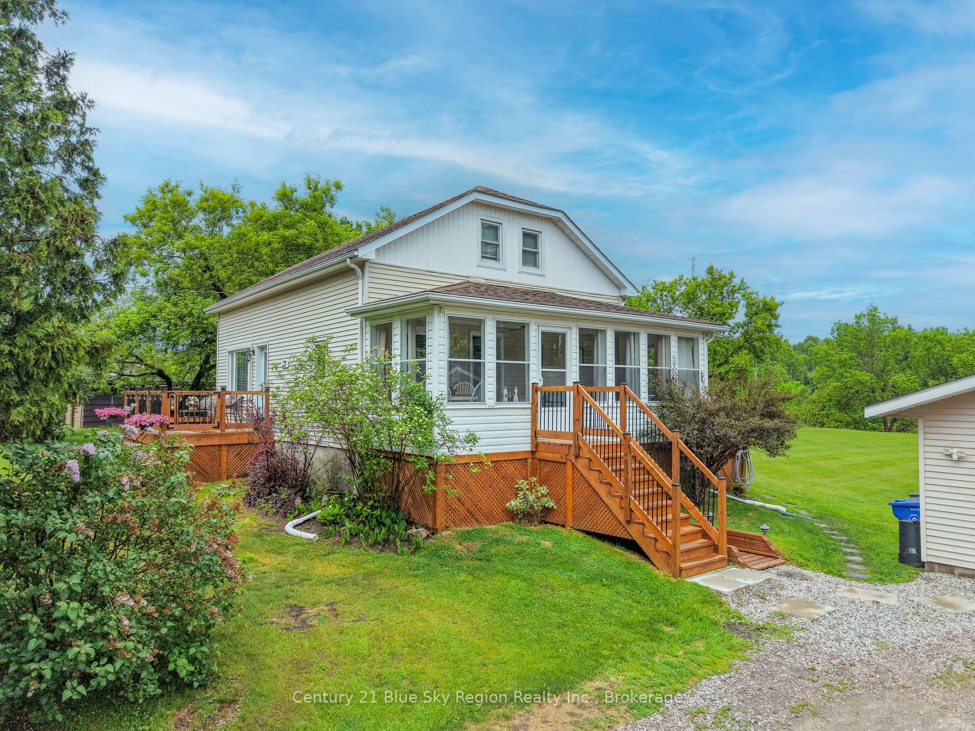 23 South Shore Road, East Ferris, ON P0H 1B0