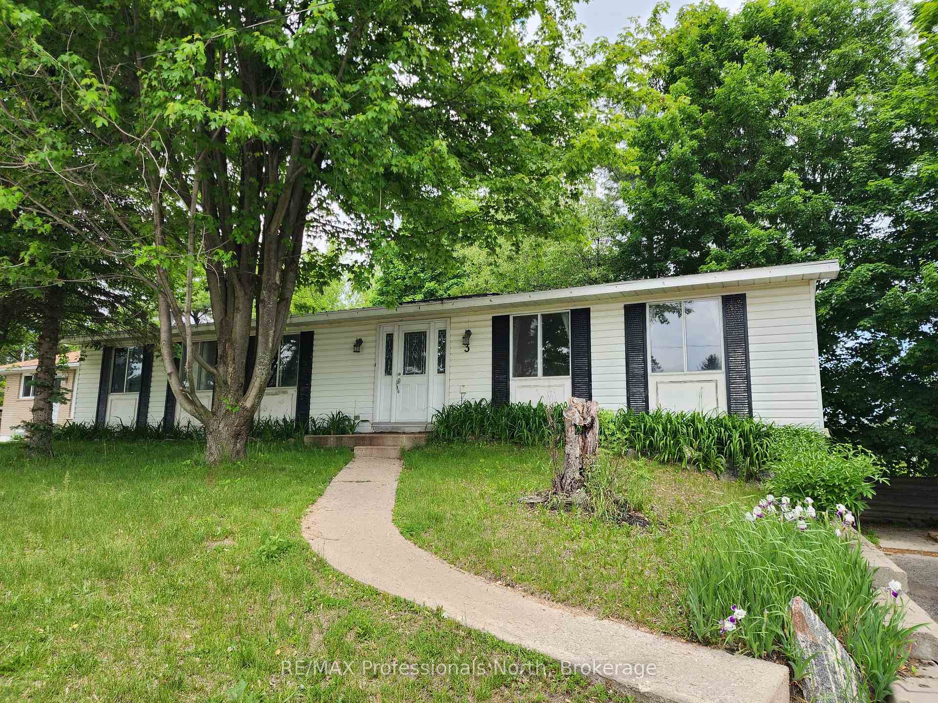3 Wellington Street, Bracebridge, ON P1L 1E8